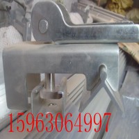 防溢裙板压板夹具 导料槽夹持器 配合是角铝